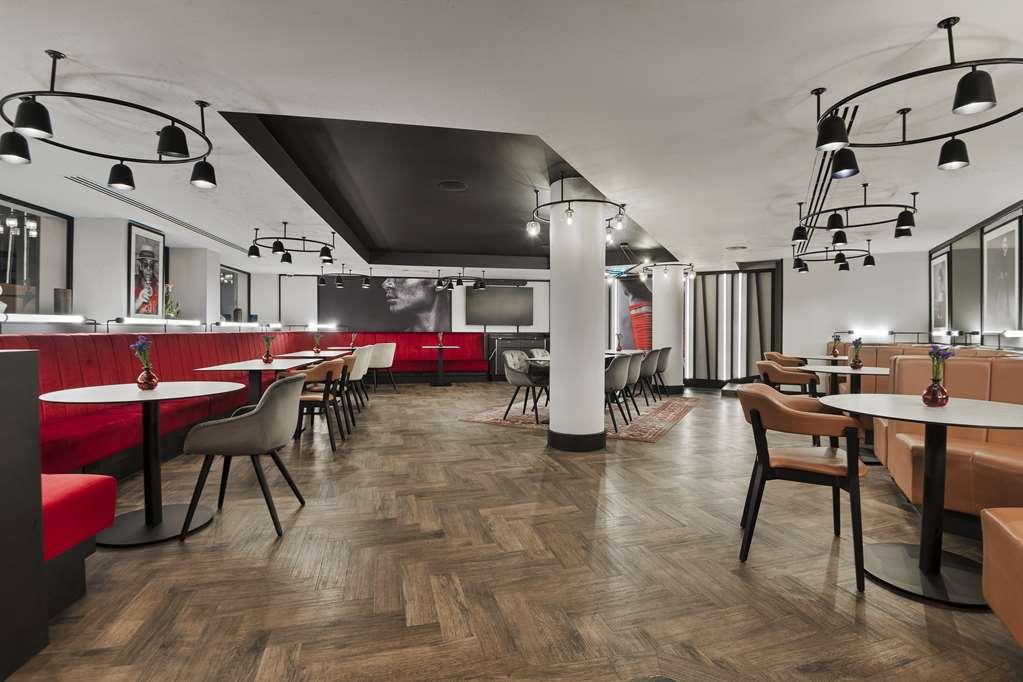 Radisson Red Hotel London Heathrow Restaurante foto