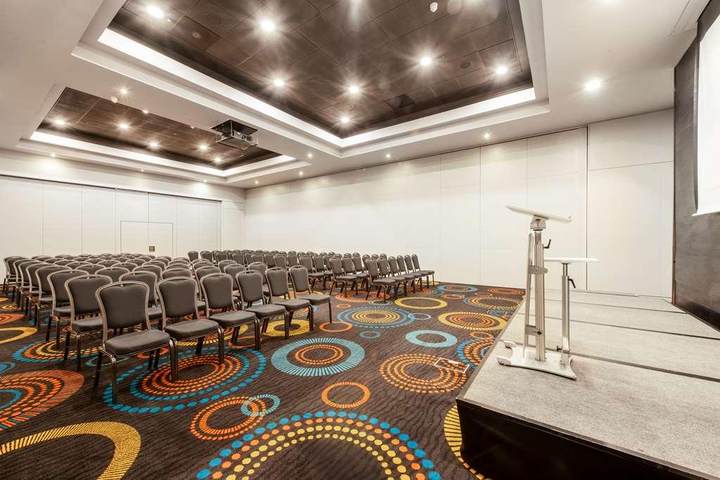 Radisson Red Hotel London Heathrow Facilidades foto